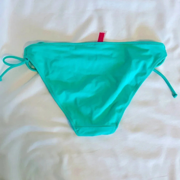 Victoria’s Secret Bikini Bottoms - Picture 2 of 5